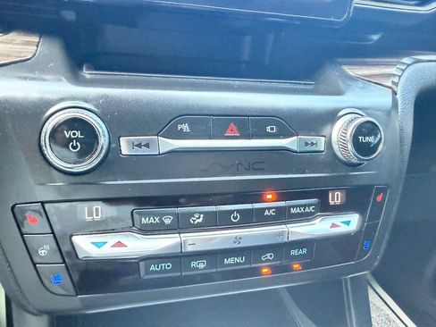 Used 2020 Ford Explorer Limited RWD image 40