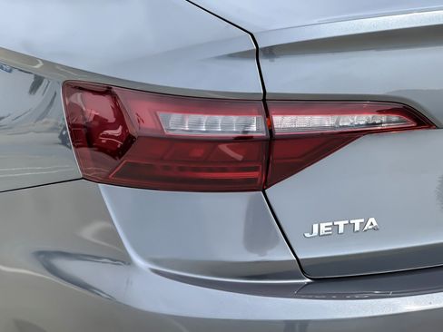 Used 2021 Volkswagen Jetta SE image 25