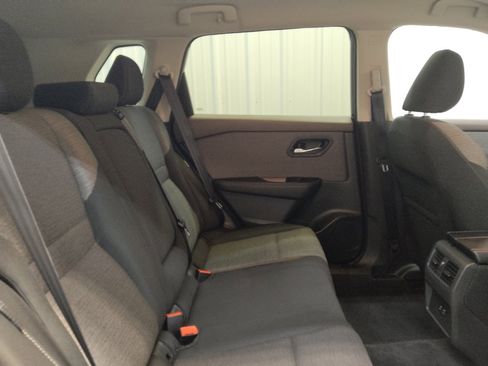 Used 2022 Nissan Rogue SV FWD image 19