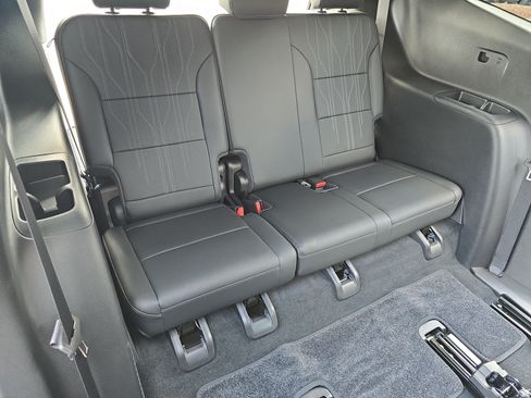 Used 2026 Buick Enclave Avenir w/ Super Cruise Package FWD image 12