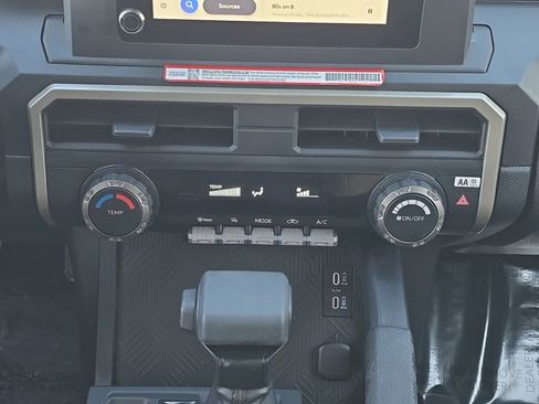 Used 2025 Toyota Tacoma SR image 18