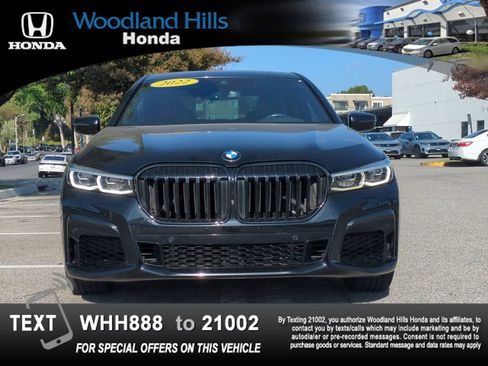 Used 2022 BMW 740i w/ M Sport Package RWD image 2