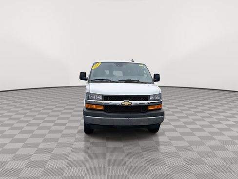 Certified 2024 Chevrolet Express 3500 LT w/ LT Preferred Equipment Group RWD image 3