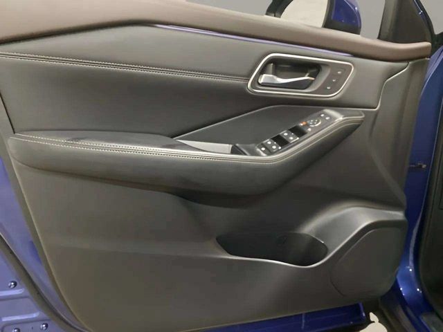 Used 2023 Nissan Rogue Platinum AWD/4WD image 28