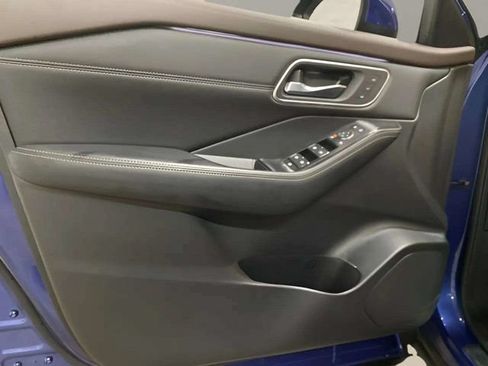 Used 2023 Nissan Rogue Platinum AWD/4WD image 28