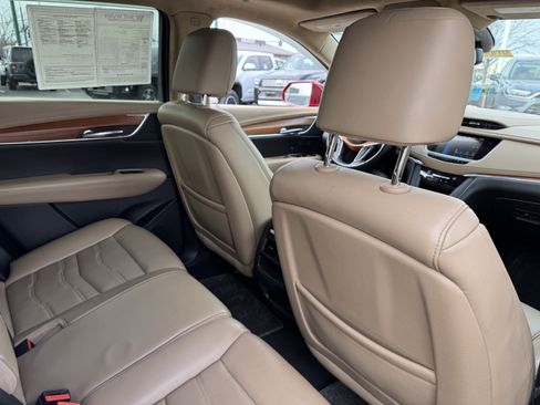 Used 2019 Cadillac XT5 Platinum image 36