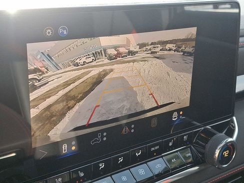 Used 2024 Chevrolet Colorado Z71 w/ Z71 Convenience Package 2 image 19