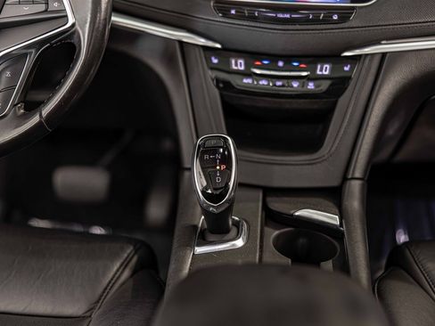 Used 2019 Cadillac XT5 Luxury image 38