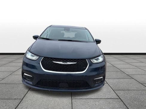 Used 2023 Chrysler Pacifica Touring-L image 5