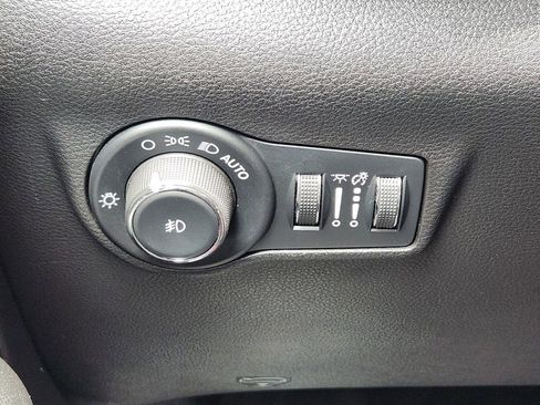 Used 2024 Jeep Compass Trailhawk AWD/4WD image 13