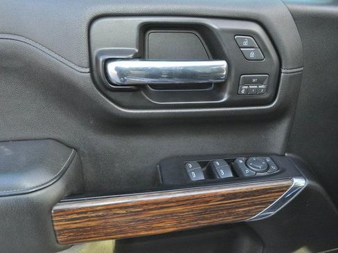 Used 2019 Chevrolet Silverado 1500 High Country w/ Technology Package image 12