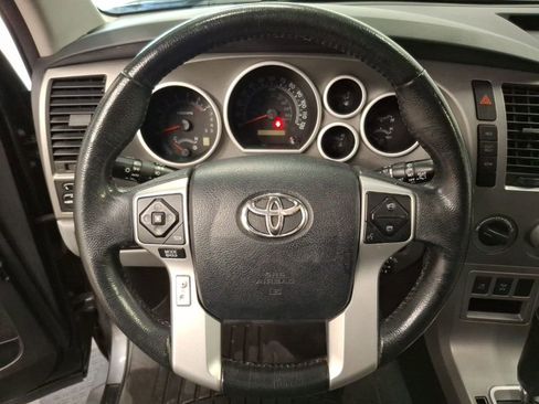 Used 2016 Toyota Sequoia SR5 AWD/4WD image 21