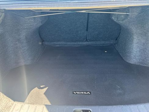 Used 2014 Nissan Versa SV FWD image 14