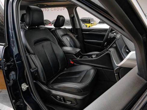 Used 2023 Jeep Grand Cherokee L Limited AWD/4WD image 38
