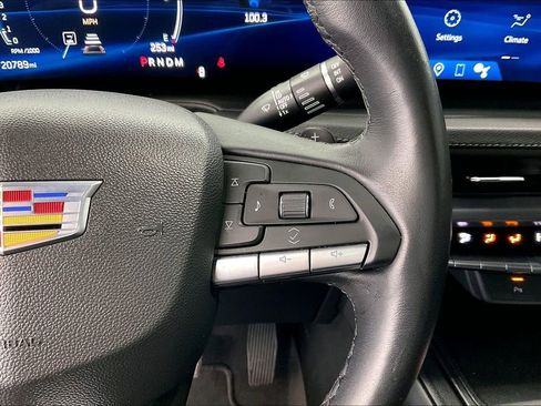 Used 2025 Cadillac XT4 Premium Luxury image 23