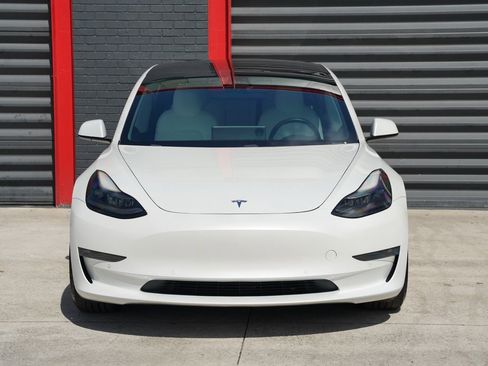 Used 2021 Tesla Model 3 Performance image 10