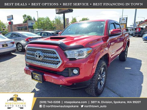 Used 2017 Toyota Tacoma TRD Sport w/ Tow Package AWD/4WD image 1
