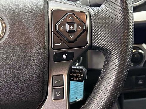 Used 2022 Toyota Tacoma SR5 AWD/4WD image 23