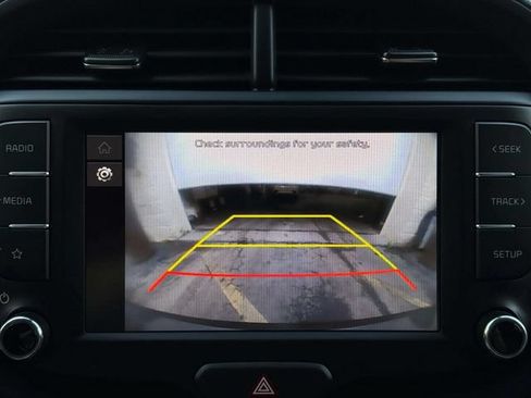 Used 2025 Kia Soul LX w/ LX Technology Package FWD image 15