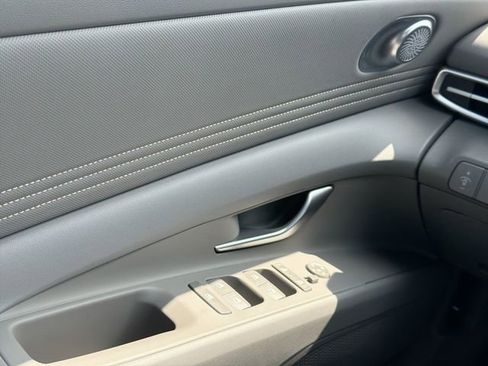 New 2026 Hyundai Elantra SEL Sport Premium FWD image 17