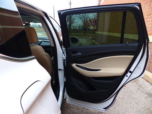 Used 2020 Buick Envision Essence image 44