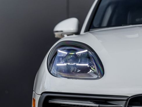 New 2026 Porsche Macan GTS image 19