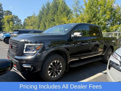 Used 2023 Nissan Titan PRO-4X w/ Pro-4x Convenience Package AWD/4WD image 3