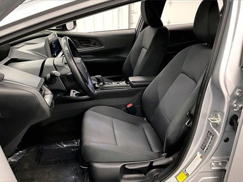 Used 2024 Toyota Prius LE image 19
