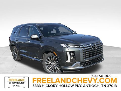 Used 2023 Hyundai Palisade Calligraphy image 1