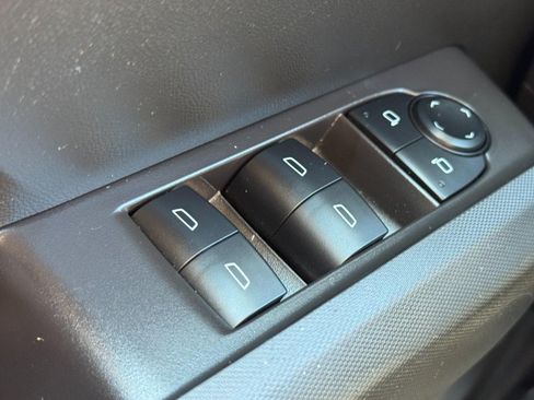 Used 2025 Chevrolet Colorado W/T RWD image 24