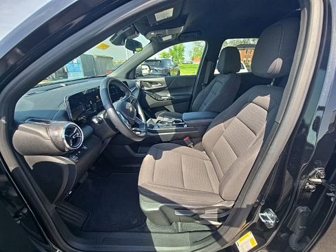 Used 2025 Chevrolet Equinox LT FWD image 12