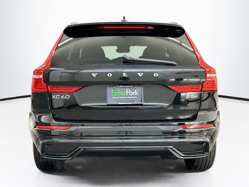 Used 2025 Volvo XC60 B5 Core AWD/4WD image 7
