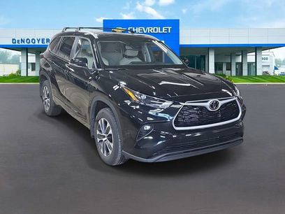 Used 2023 Toyota Highlander XLE