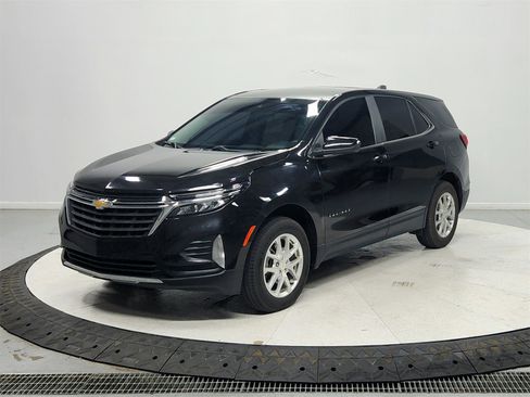 Used 2022 Chevrolet Equinox LT image 3