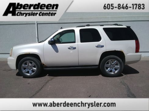 Used 2010 GMC Yukon SLT w/ SLT Chrome Package AWD/4WD image 1