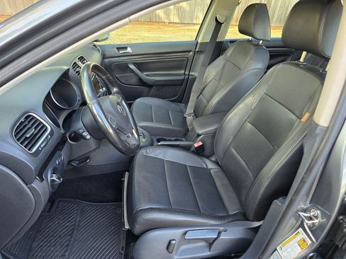 Used 2011 Volkswagen Jetta SE w/ Wheel & Sunroof Pkg image 23