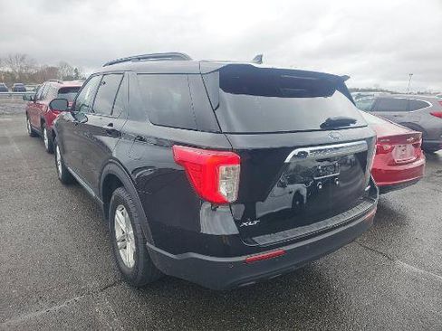 Used 2023 Ford Explorer XLT image 4