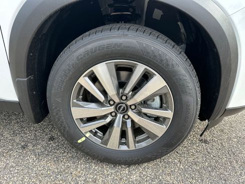 New 2026 Nissan Pathfinder SL AWD/4WD image 10