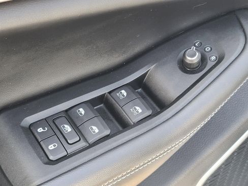 Used 2023 Jeep Grand Cherokee Limited image 10