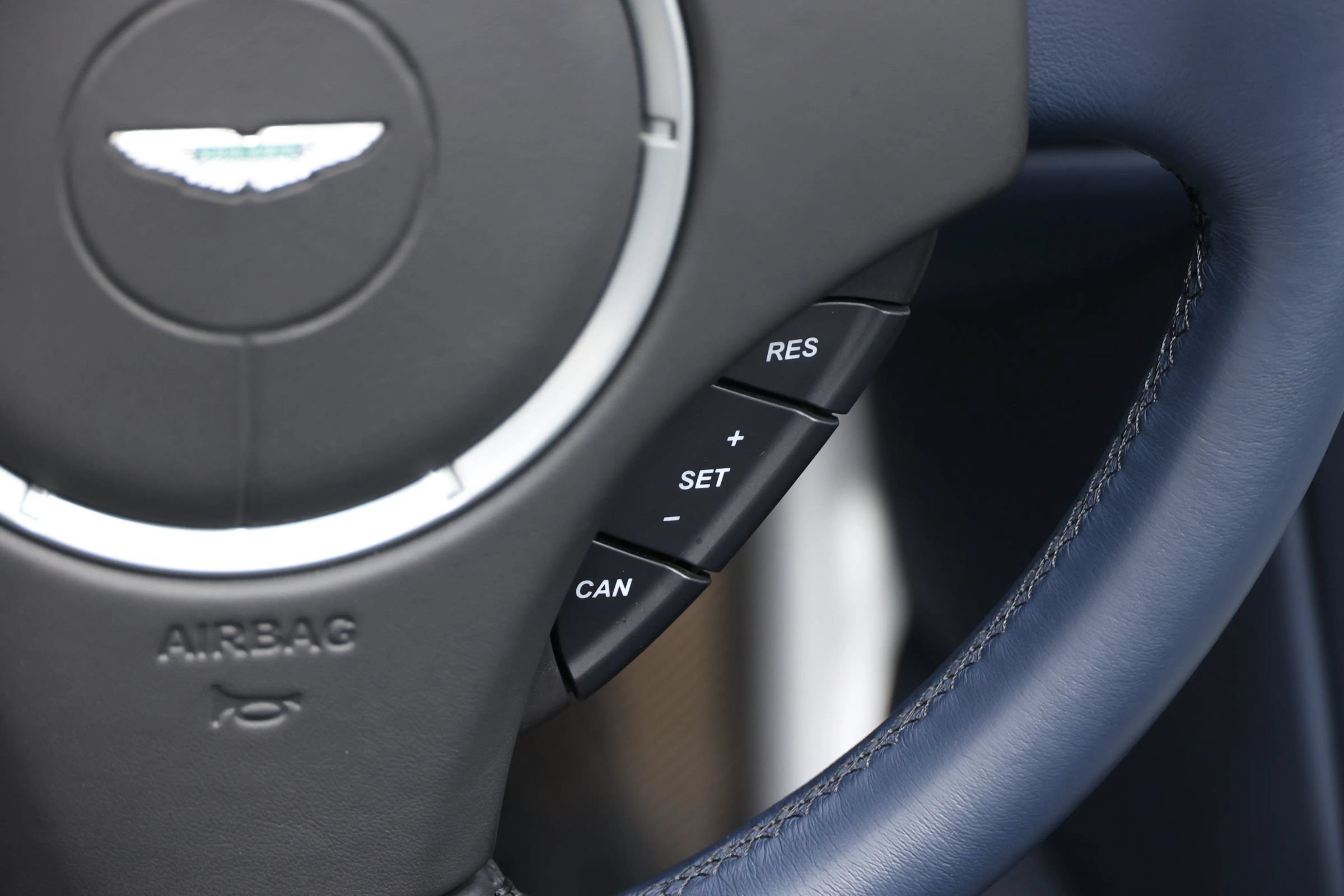 Used 2012 Aston Martin Virage Volante RWD image 29