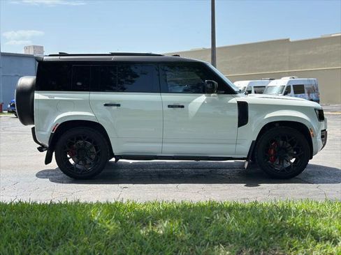 Used 2020 Land Rover Defender 110 SE AWD/4WD image 9