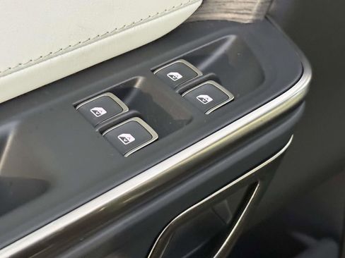 Used 2023 Rivian R1S Adventure AWD/4WD image 18