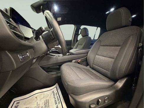 Used 2025 Chevrolet Traverse LT AWD/4WD image 24