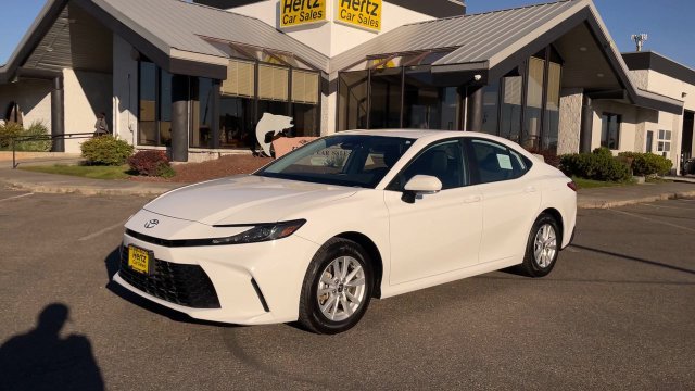 Used 2025 Toyota Camry LE AWD/4WD image 6