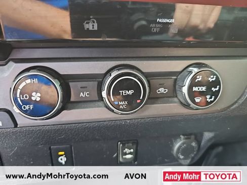 Used 2017 Toyota Tacoma TRD Sport w/ Tow Package (A/T) AWD/4WD image 26
