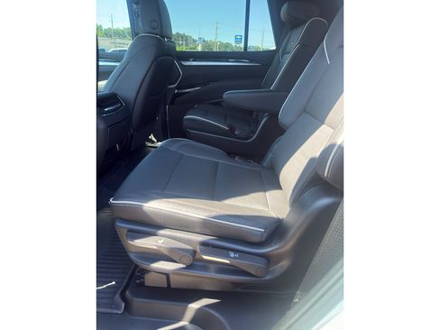 Used 2025 Cadillac Escalade Sport w/ Touring Package AWD/4WD image 18