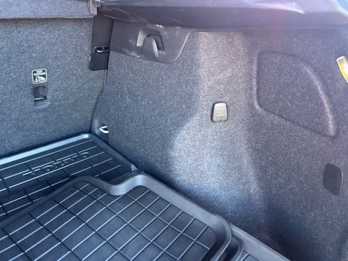 Used 2023 Volvo XC40 B5 Plus w/ Driver Assist Package image 40