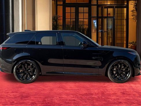 New 2026 Land Rover Range Rover Sport Dynamic SE AWD/4WD image 7