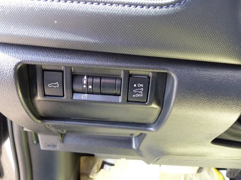 Used 2025 Subaru Forester Premium AWD/4WD image 25