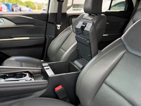 Used 2025 Ford Explorer Active w/ Active Comfort Package AWD/4WD image 25